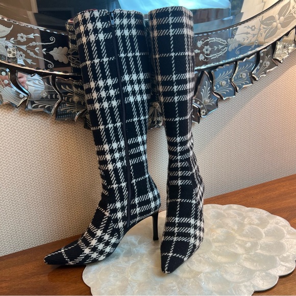 Burberry Womens Vintage High Boots Vintage Size 38 EUC Black and White - Picture 2 of 15